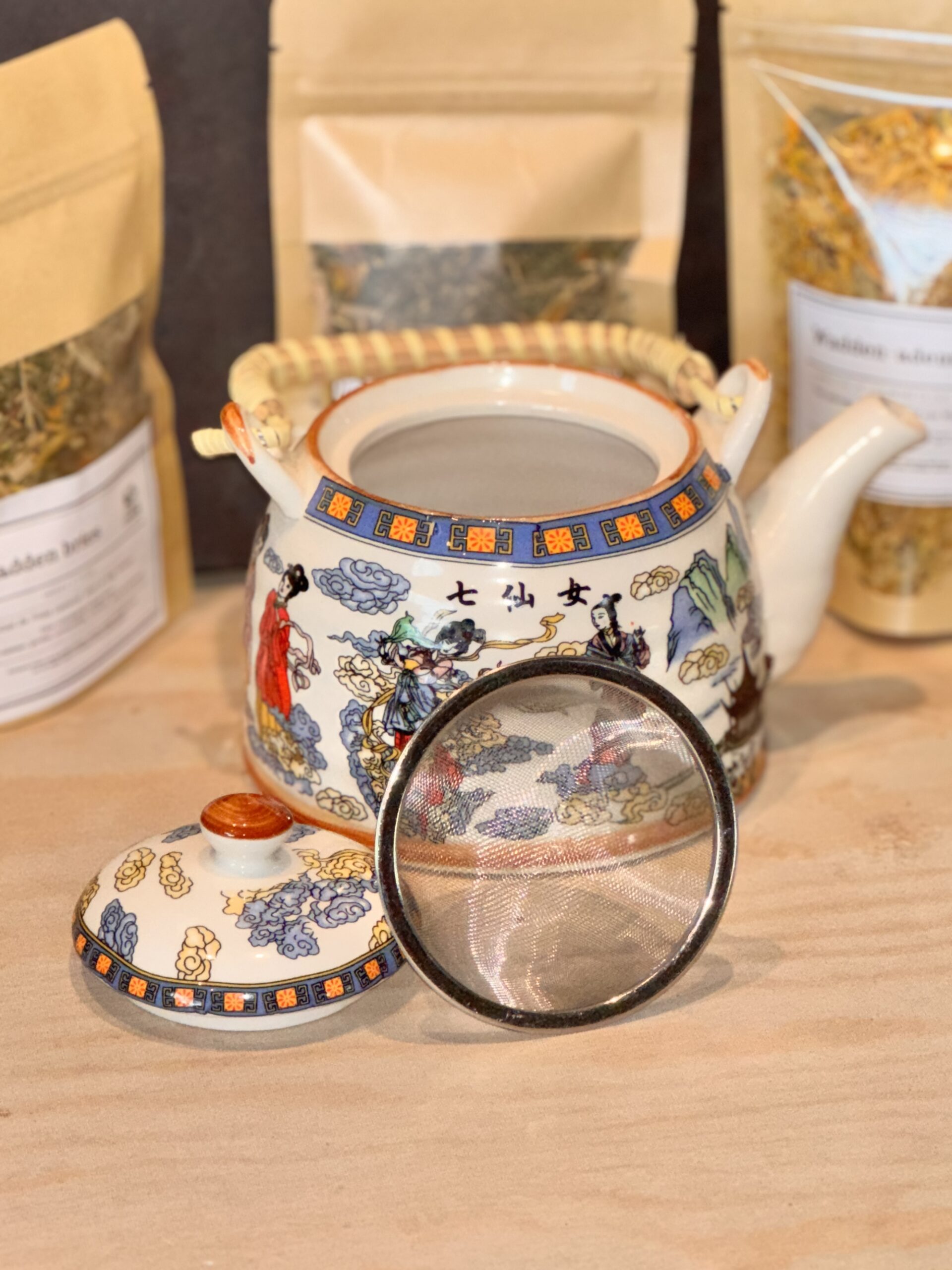 Chinese theepot met filter